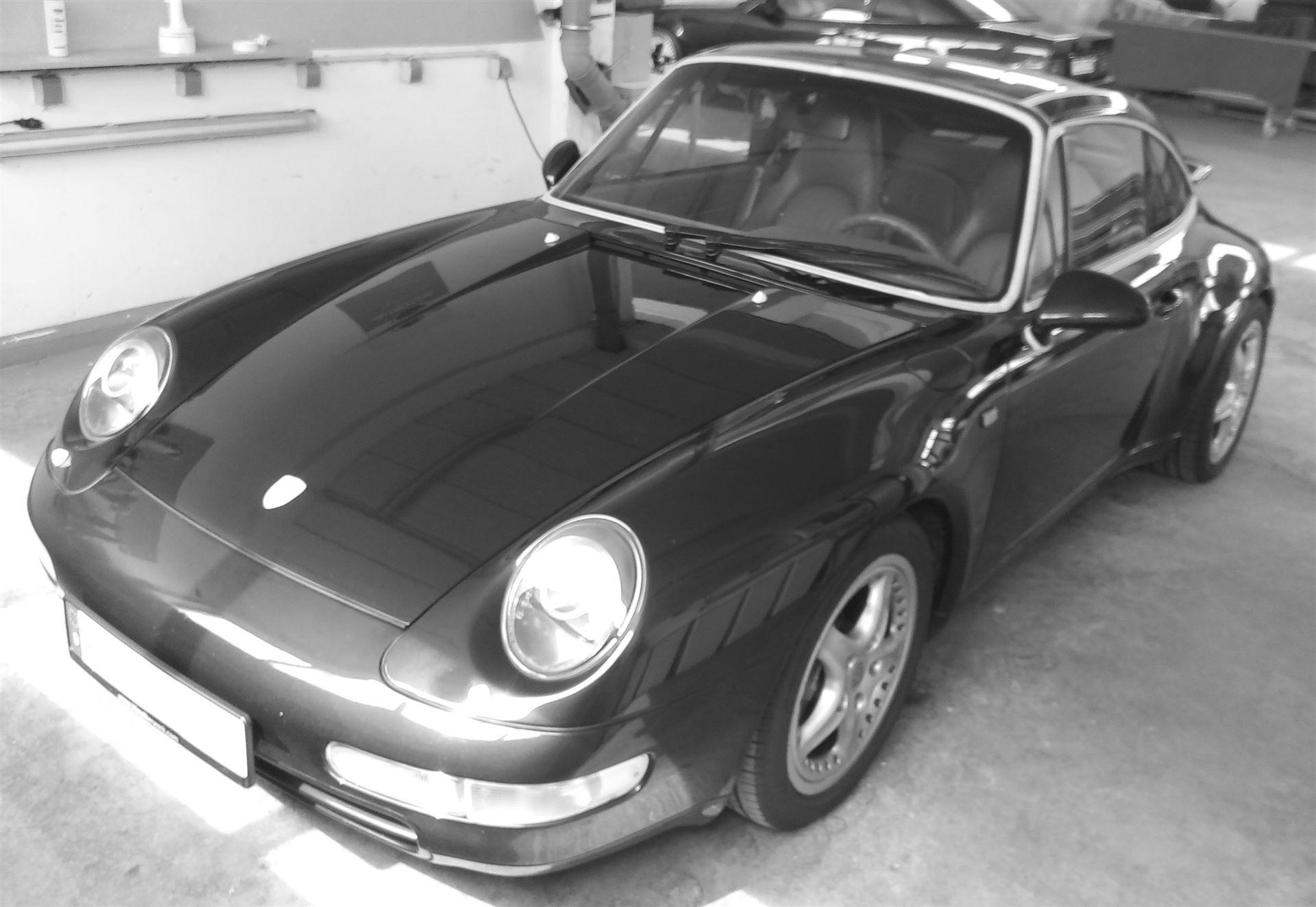 Porsche 993 Targa SW - SIMON - Fahrzeugaufbereitung Mainz Verwöhnen Sie Ihren Porsche 993 Targa mit Premium-Aufbereitung von SIMON - Fahrzeugaufbereitung und Oberflächentechnik.